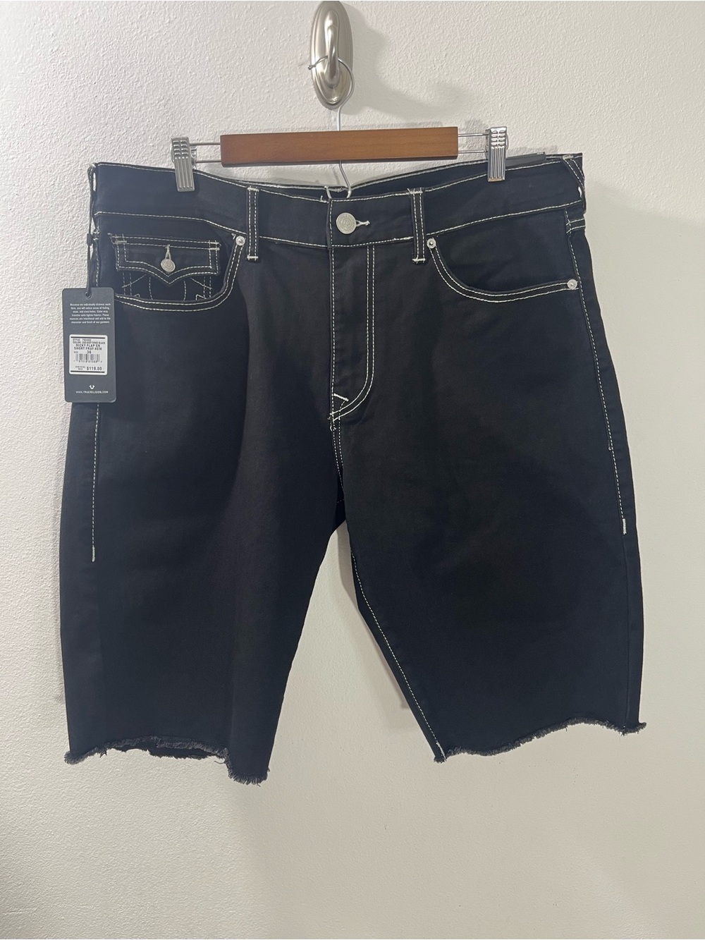 700482 True Religion Ricky Flap Fray Hem Relaxed Shorts Black Sz 36 NWT $119 - Picture 3 of 9